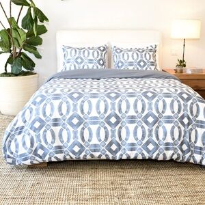 Jennifer Adams 3pc Printed Duvet Cover & Sham Set-Blue & White-Queen